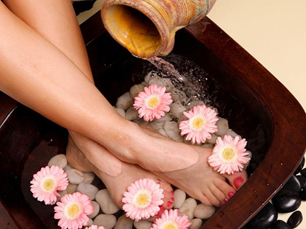 Ngâm chân vào mùa đông rất tốt nhưng 7 nhóm đối tượng sau phải tuyệt đối tránh