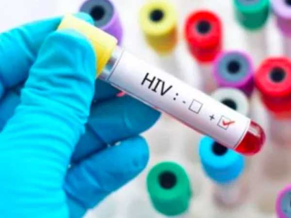 3 em bé phơi nhiễm HIV do bị người nghi ngáo đá tấn công, xử lý vết thương ra sao?