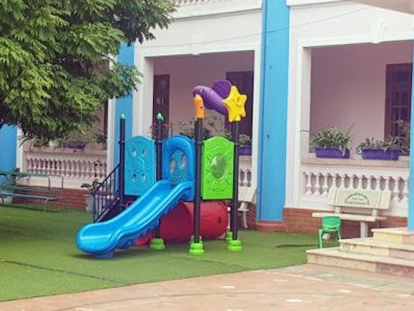Phụ huynh lo lắng sau vụ việc trẻ 3 tuổi tử vong khi chơi cầu trượt ở trường