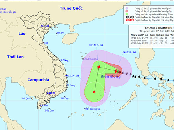 Tin mới nhất về bão Kammuri: Cách quần đảo Trường Sa hơn 400 km, giật cấp 12