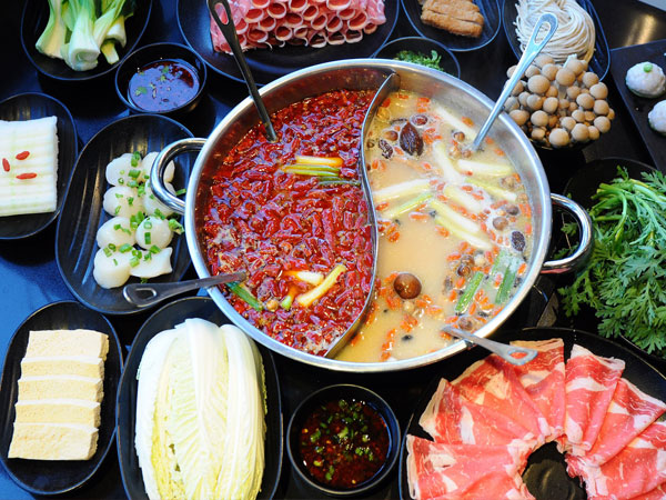 Ăn lẩu mùa đông tuyệt ngon nhưng không phải ai ăn cũng tốt cho sức khỏe, nhất là những nhóm người này