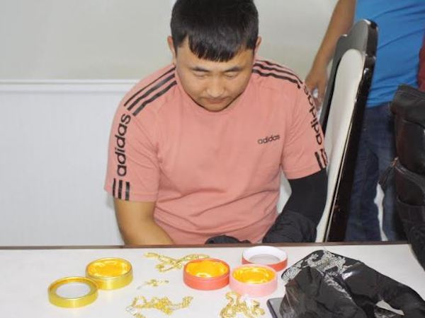 Bắt khẩn cấp 2 'đạo chích' người nước ngoài, truy ra 8 đồng bọn khác