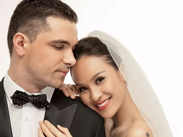 2 chú rể Tây điển trai, giàu có gây sốt showbiz Việt năm 2019 là ai?