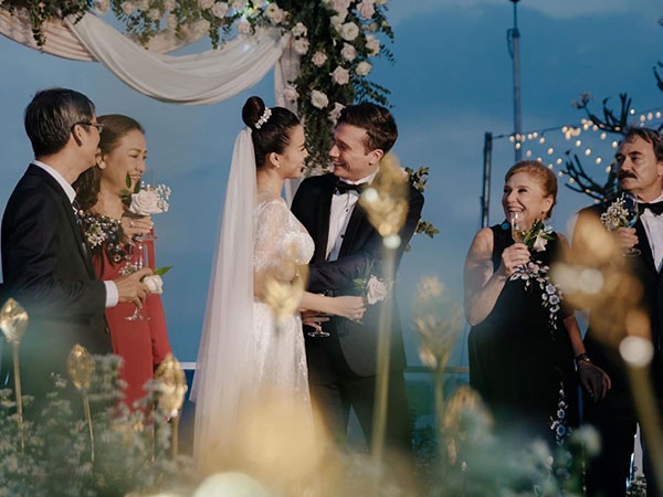 Hoàng Oanh lần đầu chia sẻ cảm xúc sau đám cưới mệt rã rời vì ốm: 'Con thật sự cảm thấy mình là cô gái may mắn nhất trên đời này'