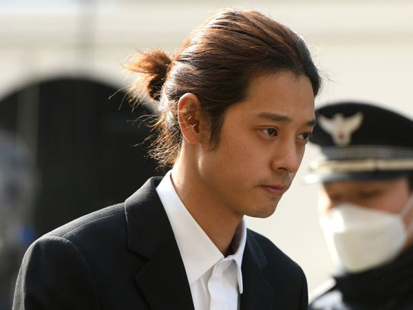 Sau khi Jung Joon Young nhận mức án 6 năm tù, đài KBS bất ngờ công bố 67 trang báo cáo gồm những tin nhắn bệnh hoạn của y khiến công chúng rùng mình
