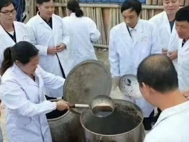 20 thầy thuốc Trung Quốc bị điều tra vì tuyên bố chế nước thuốc trường sinh giúp con người thọ 120 tuổi
