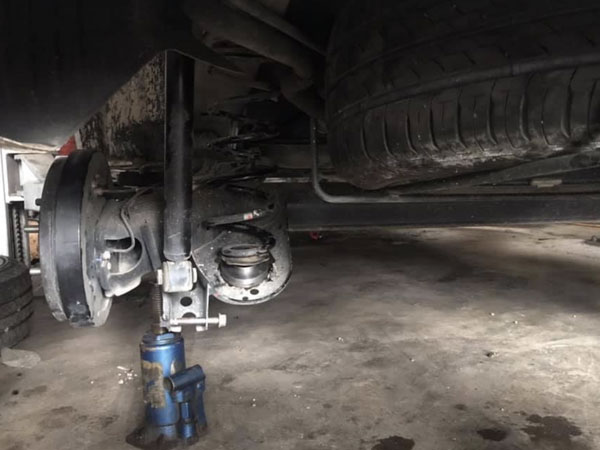 Giảm xóc Mitsubishi Xpander cứ thay mới lại hỏng, khách hàng lo lắng, hãng xe im lặng
