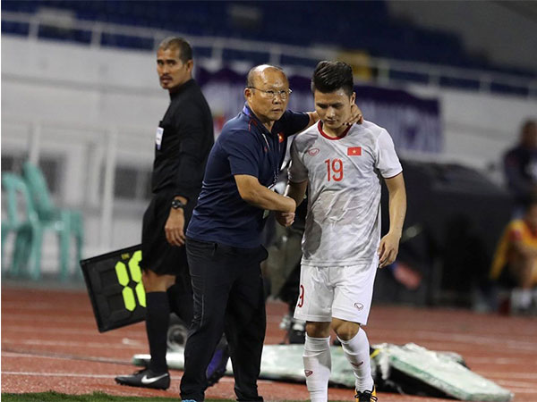 Phương án nào cho hàng công U22 Việt Nam trong trận gặp U22 Thái Lan khi Quang Hải bị chấn thương?
