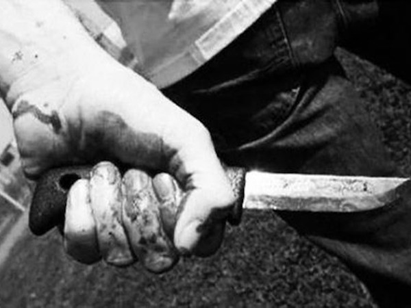 Bênh mẹ, thanh niên đâm chết cha dượng 'hờ'