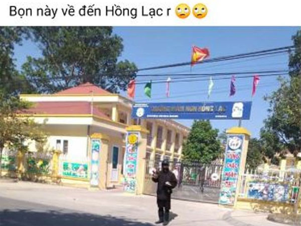 Sự thật về hình ảnh 'dị nhân' cầm đầu gà, mặt đen như Bao Công về đến Hải Dương
