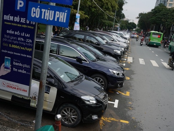 Thu phí đỗ xe không đạt hiệu quả, nguyên Chủ tịch HĐND TP.HCM gay gắt: 'Tiền thu vô ngân sách đi đâu?'