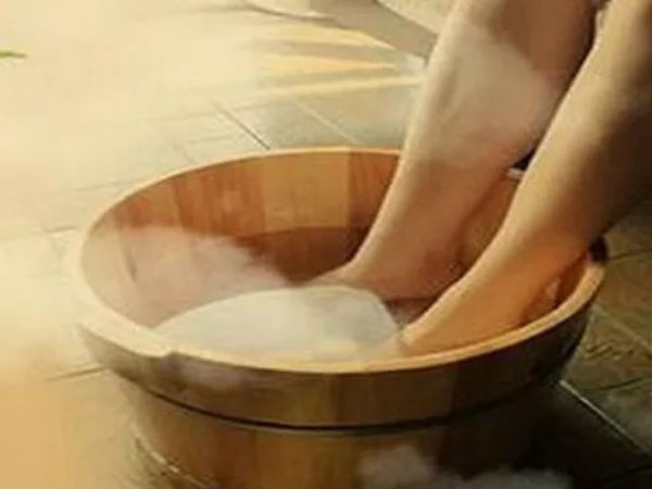 Mùa đông, ngâm chân bằng nước gừng nóng, giúp ngăn ngừa nhiều bệnh