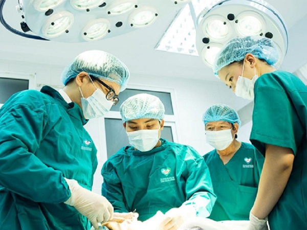 Đà Nẵng: Tự uống thuốc, nữ bệnh nhân 'sốc' khi mất nửa buồng trứng