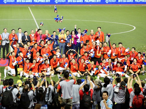 U22 Việt Nam 3-0 U22 Indonesia: 'Phù thủy' Park Hang-seo giải cơn 'khát' Vàng cho bóng đá Việt Nam