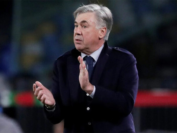 Giúp Napoli lần đầu vào vòng 1/8 Champions League, Ancelotti vẫn bị sa thải