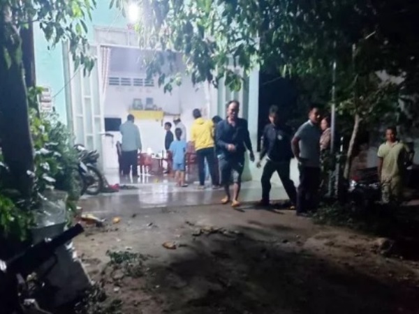 Chồng châm lửa thiêu cháy cả 4 người trong gia đình