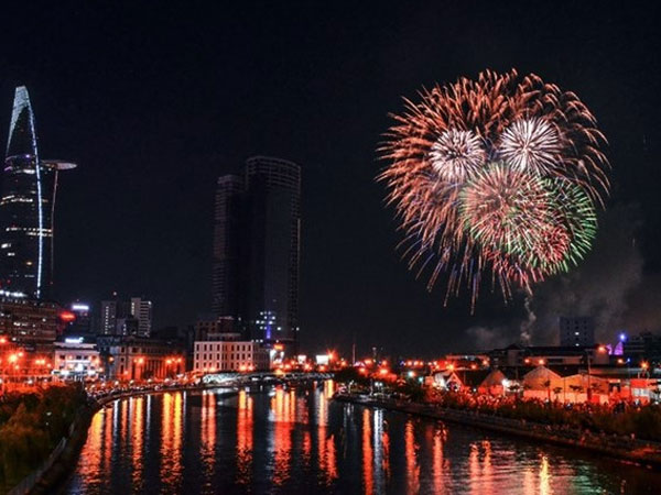 TPHCM bắn pháo hoa 15 phút tại 3 điểm dịp Tết Dương lịch năm 2020