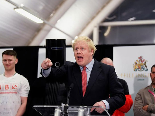 Giành thắng lợi vang dội, Thủ tướng Johnson thúc đẩy Brexit đúng lộ trình