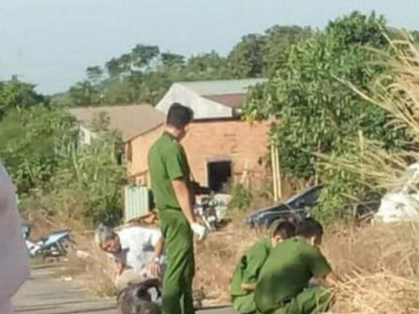 Người đàn ông bốc cháy như đuốc giữa đường