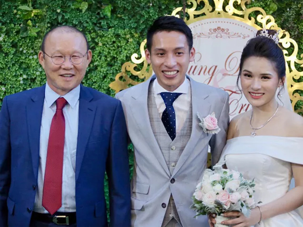 Đỗ Hùng Dũng và chuyện tình đặc biệt với người vợ không thích bóng đá