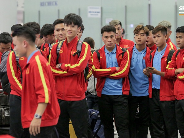 Đình Trọng, Trọng Đại soái khí ngời ngời trong ngày hội quân, U22 Việt Nam bê nguyên dàn mĩ nam sang Hàn Quốc tập huấn
