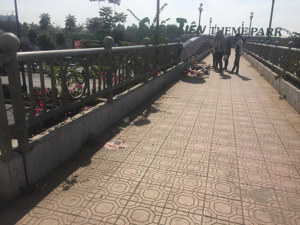 Nữ sinh 19 tuổi ói ra bún rồi gục chết ở cầu bộ hành Suối Tiên
