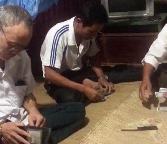 Danh tính nhóm cán bộ ở Thanh Hóa bị đình chỉ vì đánh bạc tại trụ sở