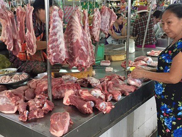 Giá heo leo thang từng ngày, miền Bắc tiệm cận 100.000 đồng/kg