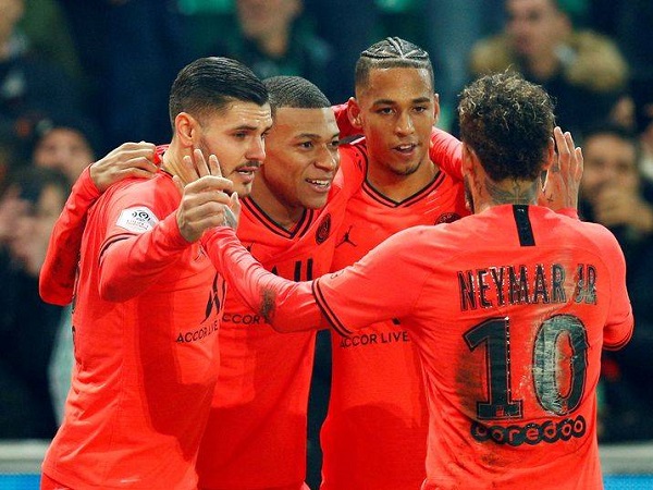 Neymar đá hỏng penalty, PSG vẫn thắng 4 sao nhờ Mbappe