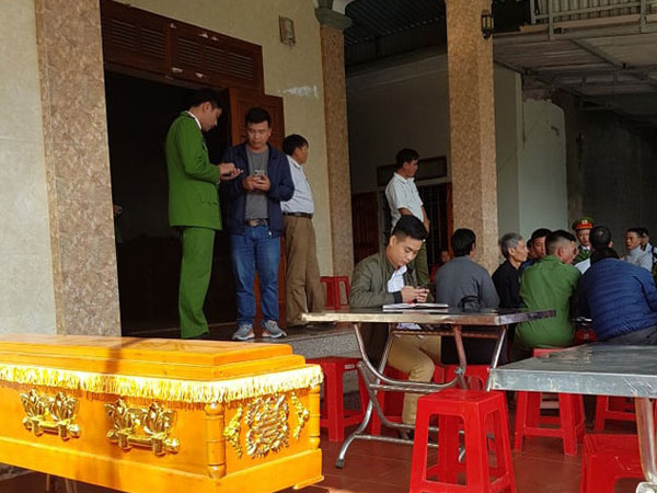 Hé lộ nguyên nhân cặp vợ chồng trẻ tử vong bất thường tại nhà riêng