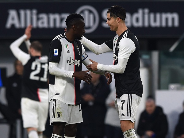 Hành động khiêm tốn của Ronaldo: Từ chối đeo băng đội trưởng, trao lại cho Matuidi