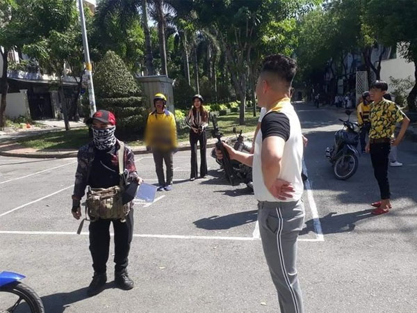 Quay phim quá nhập tâm, Trấn Thành bị tưởng nhầm có cướp thật và lao vào cuộc ẩu đả