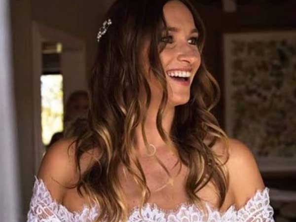 Cô giáo 30 tuổi gửi ảnh 'nóng', quan hệ bất chính với nhiều nam sinh