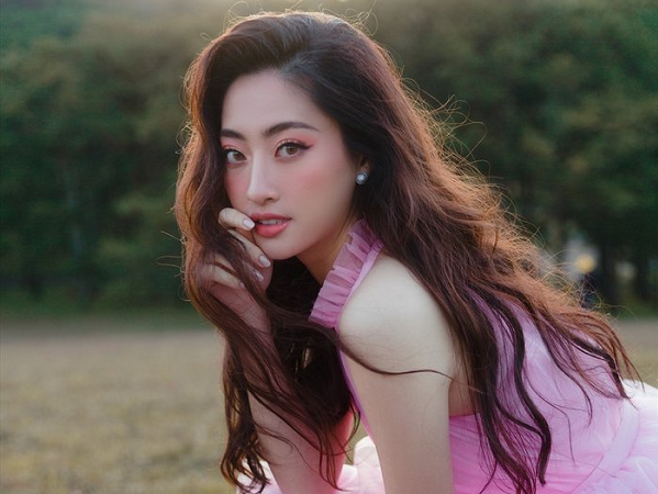 Hoàng Thùy và Lương Thùy Linh gia nhập đường đua Miss Grand Slam và Timeless Beauty 2019