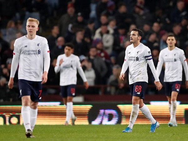 Sử dụng đội hình trẻ nhất lịch sử, Liverpool thua tan nát trước Aston Villa