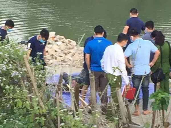 Hòa Bình: Người dân tá hỏa phát hiện thi thể người đàn ông đang phân hủy dưới suối