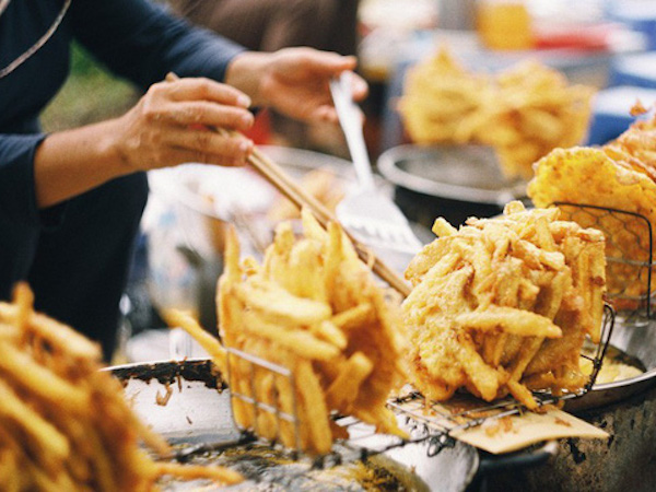 Bánh khoai, bánh chuối cực đắt hàng vào mùa đông nhưng bạn sẽ 'cạch đến già' nếu hiểu ra những sự thật đáng sợ này