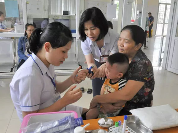 Thuốc cúm Tamiflu khan hàng, BV Nhi Trung ương phải đi 'vay'