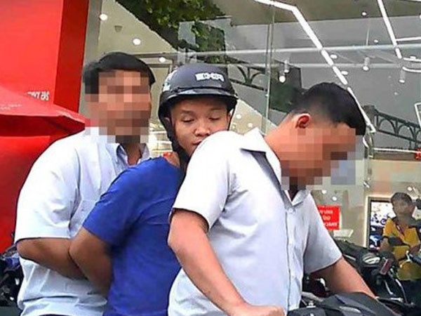 Thông tin mới nhất vụ cảnh sát bị tố vòi tiền