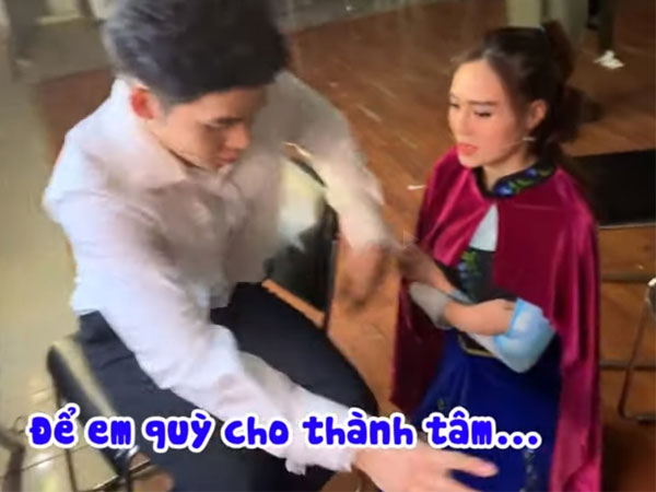Ninh Dương Lan Ngọc quỳ gối dập đầu tạ lỗi với Jun Phạm sau sự cố hình ảnh