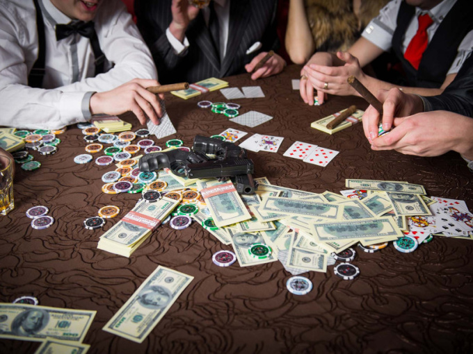 Mafia Italy chấp nhận thành viên đồng tính, con trai ông trùm thích đóng giả đàn bà