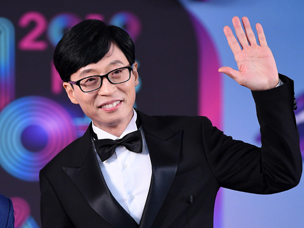 Thảm đỏ KBS Entertainment Awards: 'MC quốc dân' Yoo Jae Suk tươi tắn lộ diện sau bê bối quấy rối tình dục