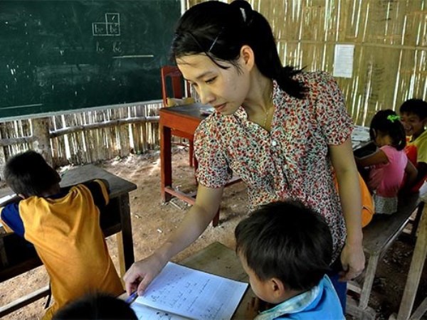 Lại nóng chuyện thưởng tết cho giáo viên: Nơi 40 triệu đồng, nơi không có gì