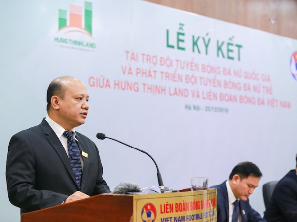 Bóng đá nữ Việt Nam ký hợp đồng tài trợ lịch sử