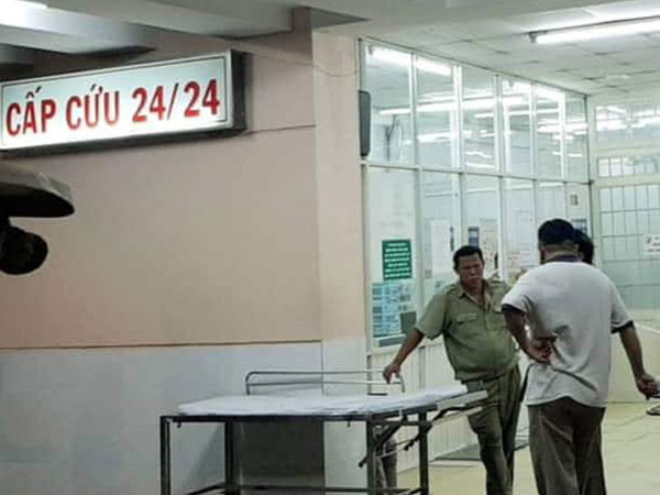 Mẹ bệnh nhân nghi nổ súng tự sát ở Bệnh viện Trưng Vương: 'Con tôi mua đất bị lừa hơn 3 tỉ'