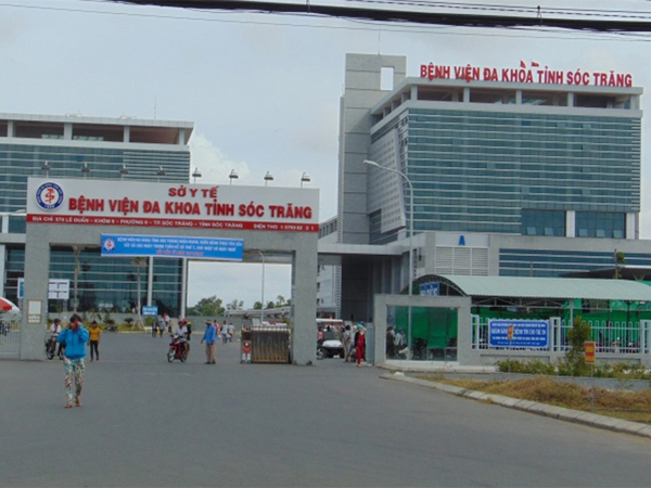 Phó phòng bệnh viện ở Sóc Trăng dùng bằng giả bị buộc thôi việc