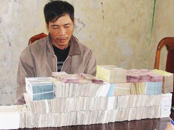 Hà Tĩnh: Đột nhập qua 3 lớp cửa, 'siêu trộm' cuỗm đi gần 1 tỉ đồng