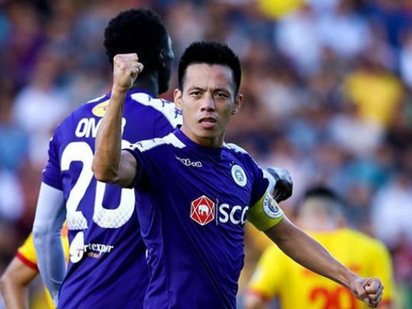 Hà Nội FC gia hạn hợp đồng thêm 3 năm với thủ quân Nguyễn Văn Quyết
