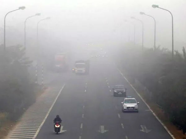 Vì sao Hà Nội xuất hiện tình trạng sương mù dày đặc?