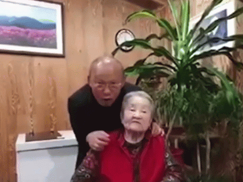 Video: HLV Park Hang-seo gây sốt khi dạy mẹ nói 'Xin cảm ơn' bằng tiếng Việt